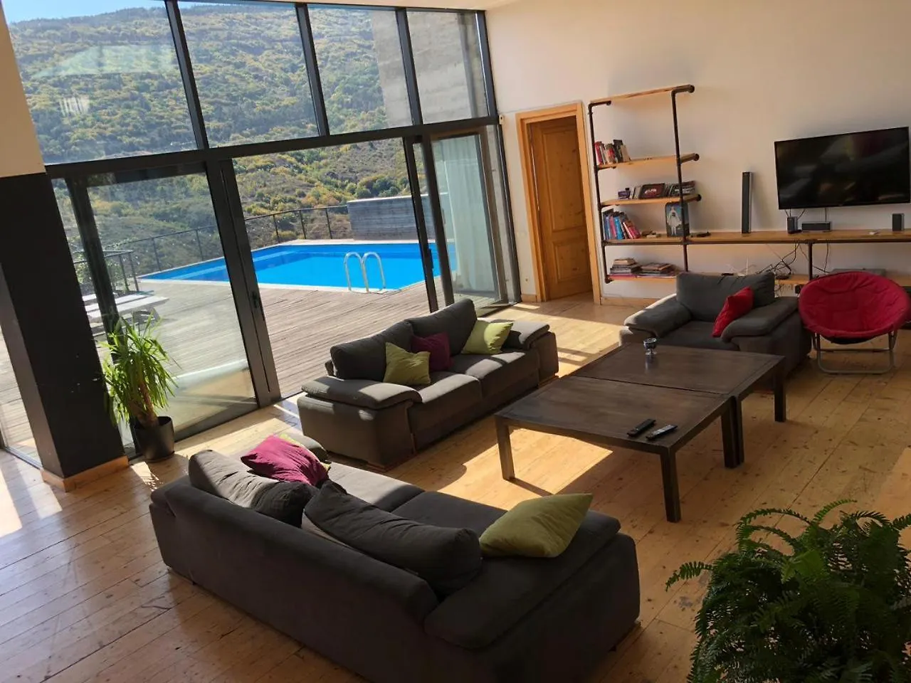 Sunny House With Swimming Pool Villa Tiflis